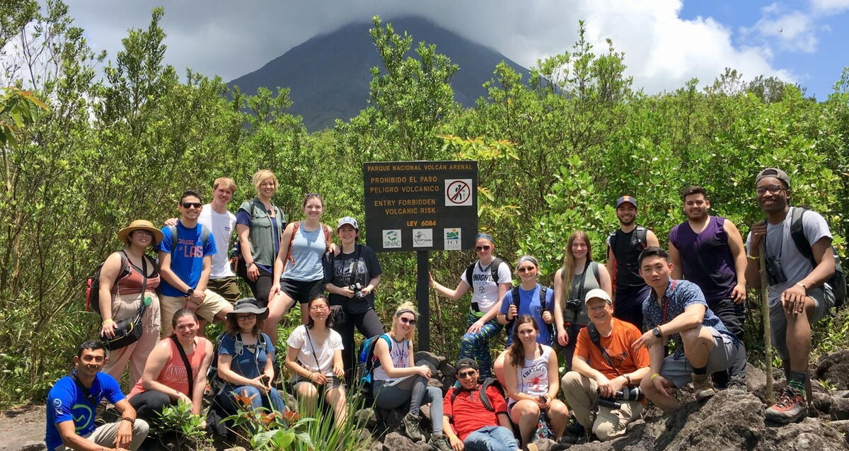 arenal volcano